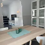 Casa Haeggstroem بيت للعطل